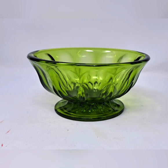 Vintage Anchor Hocking Emerald Green Glass Fairfield Footed Bowl/Candy Dish - Picture 1 of 3